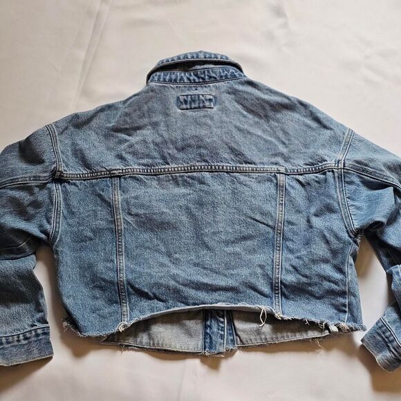 Forever 21 Women's Cropped Jean Jacket Med - Picture 4 of 4